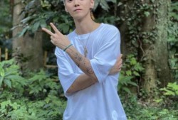 张小寒最新爆料男歌手,当红男歌手背后的故事